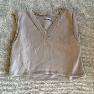Sleeveless sweater vest